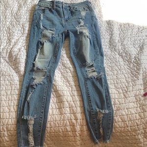 Ripped Ankle Cropped Jeans